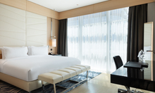 Family Suite / Main Bedroom